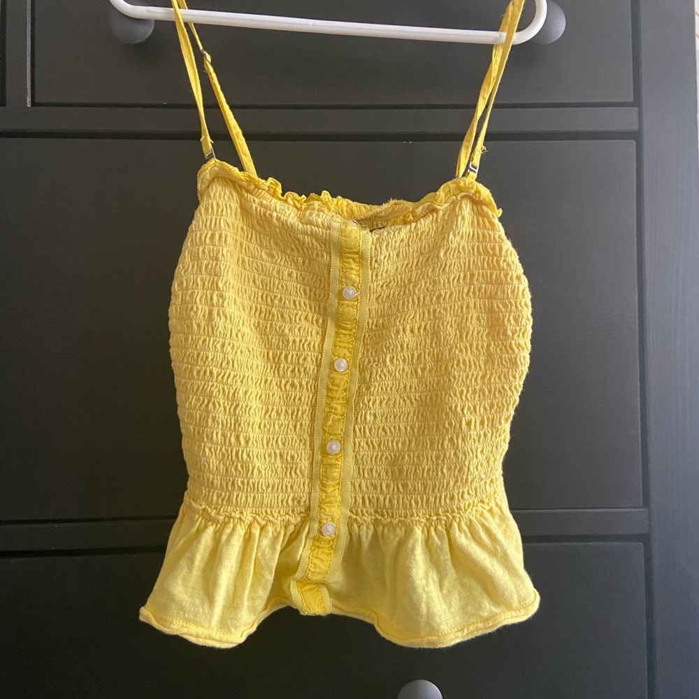 Abercrombie & Fitch yellow top 💛🤍